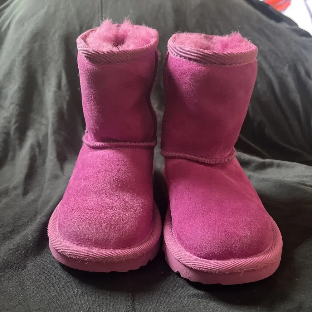 UGG Australia Toddlers Classic II Boots - Size 7 - Great Condition